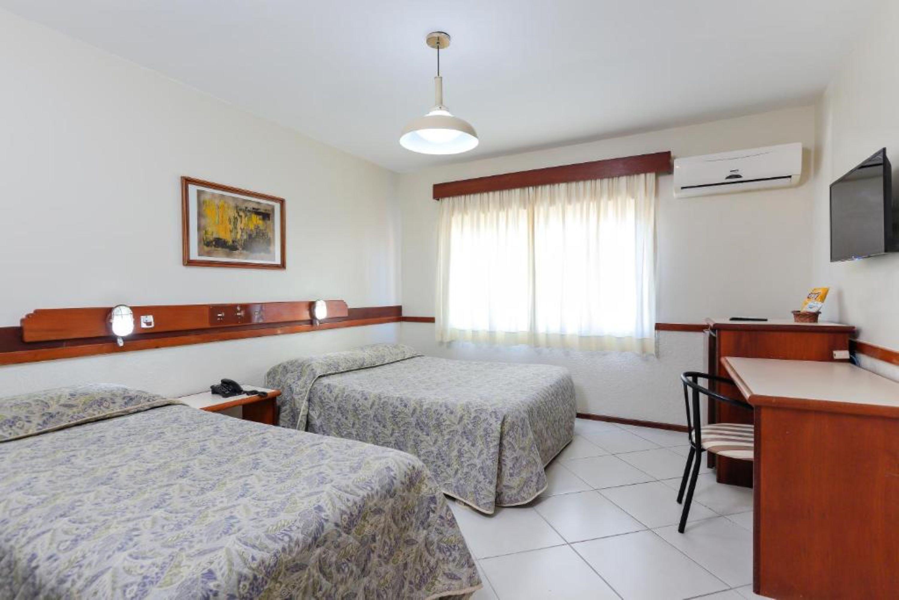 Hotel Suarez Campo Bom Екстериор снимка