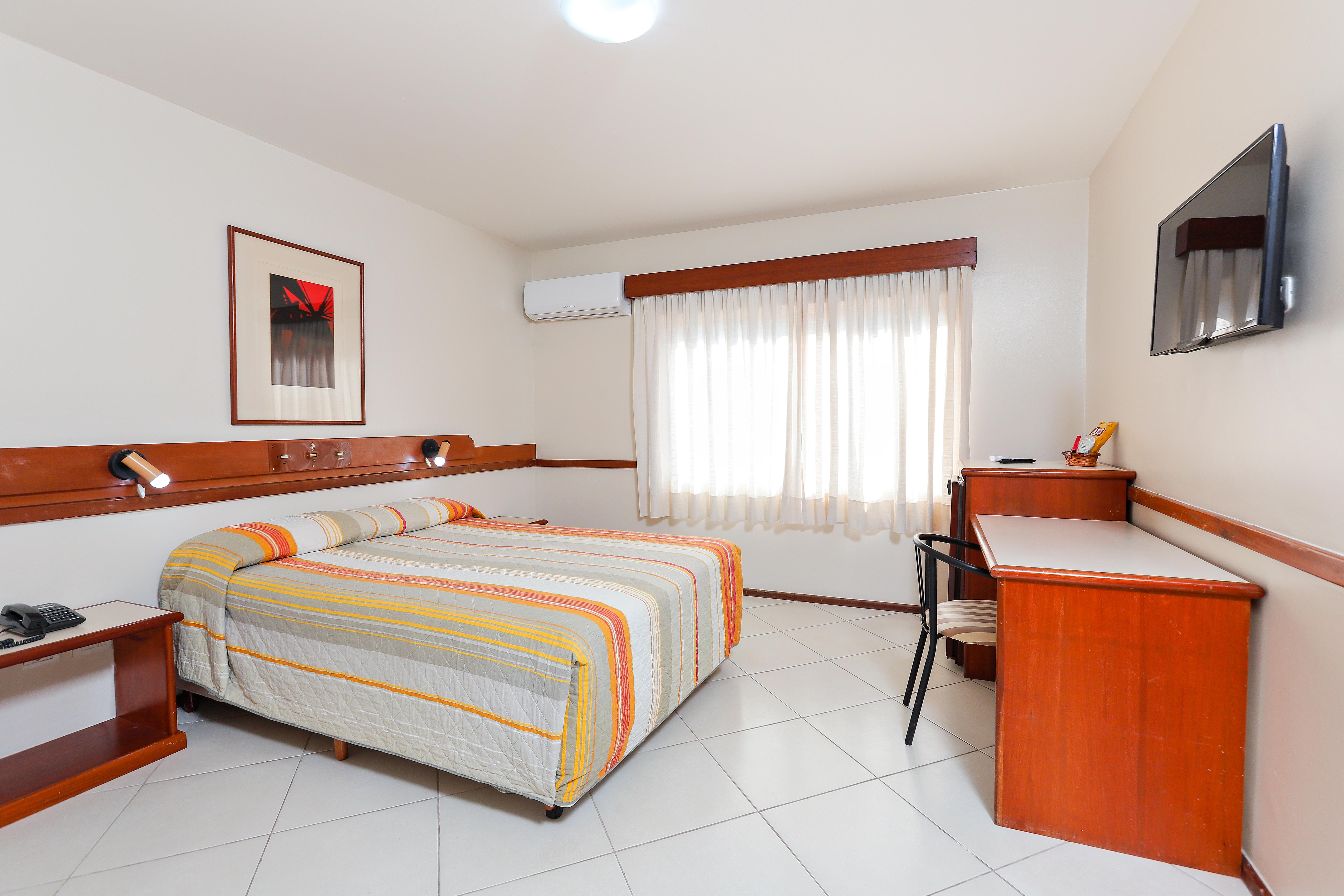 Hotel Suarez Campo Bom Екстериор снимка