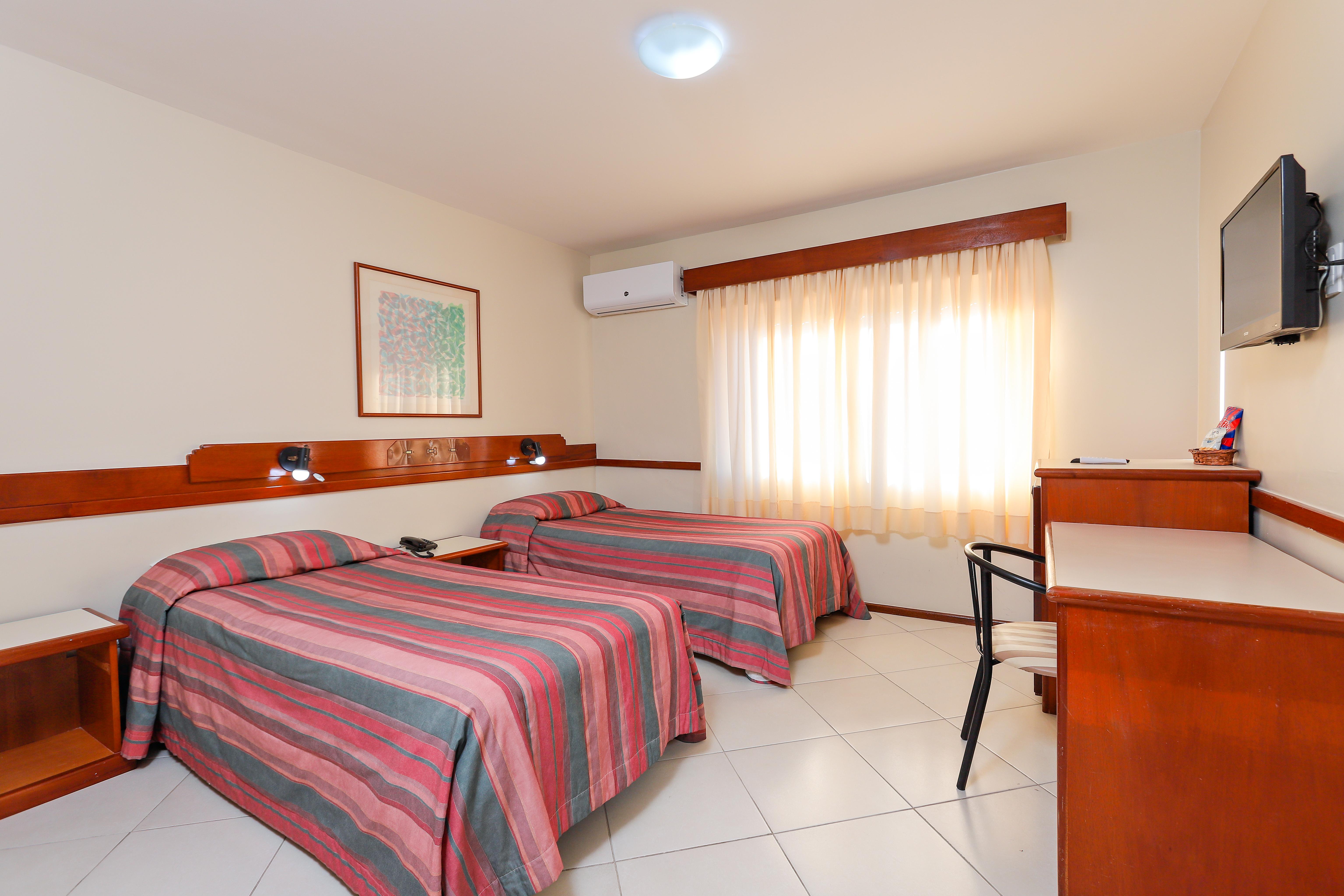 Hotel Suarez Campo Bom Екстериор снимка