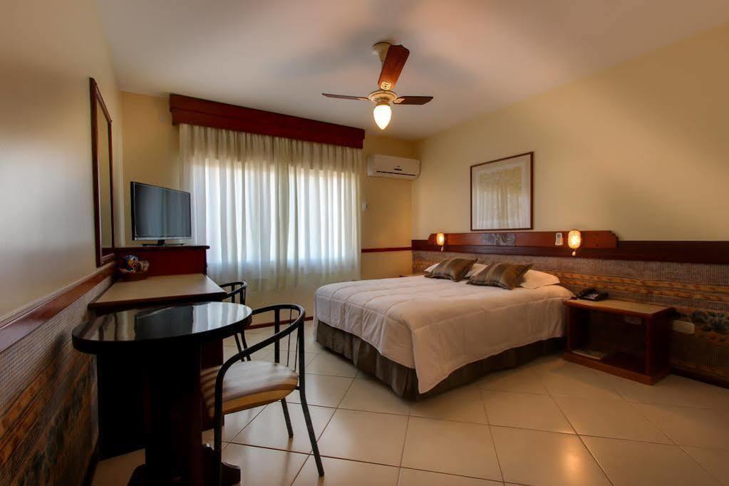 Hotel Suarez Campo Bom Екстериор снимка